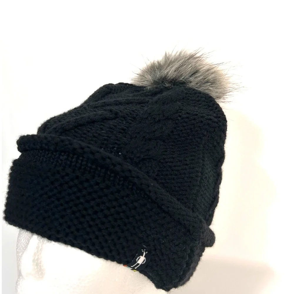 Smartwool Lodge Black Beanie Cap Hat Merino Wool Blend Cable Knit Winter Pom j.